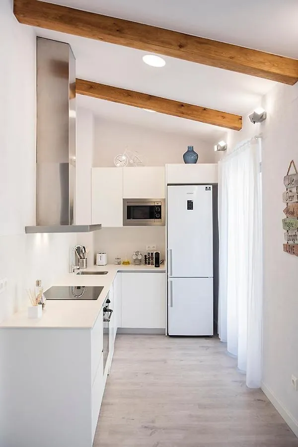 Lovely And Bright Apartment In The Heart Of Banyoles 0*,  Espanha